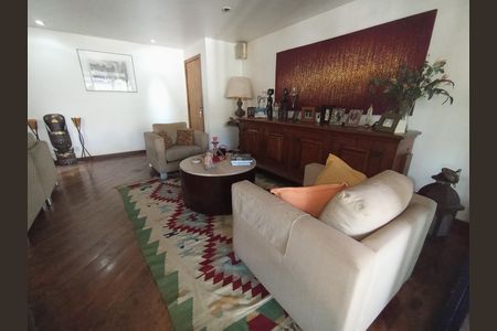 Apartamento à venda com 185m², 3 quartos e 2 vagas Apartamento à venda com 185m², 3 quartos e 2 vagasSala