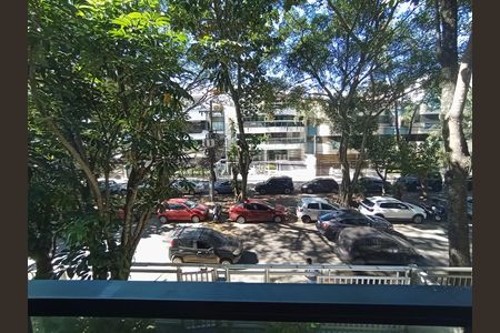 Apartamento à venda com 185m², 3 quartos e 2 vagas Apartamento à venda com 185m², 3 quartos e 2 vagasVista da varanda