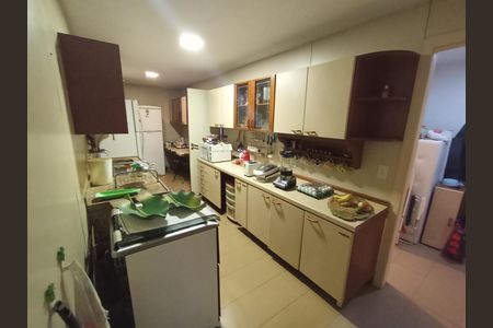 Apartamento à venda com 185m², 3 quartos e 2 vagas