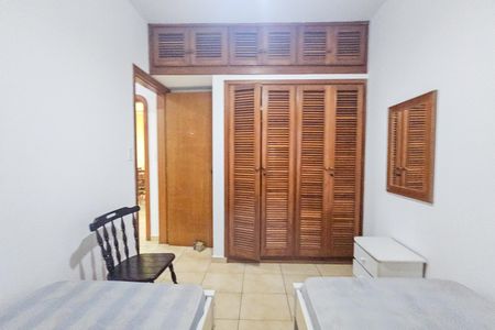 Apartamento para alugar com 3 quartos, 90m² em Jardim Vitoria, Guarujá