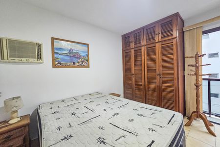 Apartamento para alugar com 3 quartos, 90m² em Jardim Vitoria, Guarujá