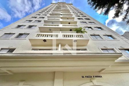 Apartamento à venda com 75m², 2 quartos e 1 vaga Apartamento à venda com 75m², 2 quartos e 1 vagaFachada