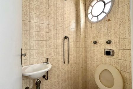 Apartamento à venda com 75m², 2 quartos e 1 vaga Apartamento à venda com 75m², 2 quartos e 1 vagaBanheiro de serviço