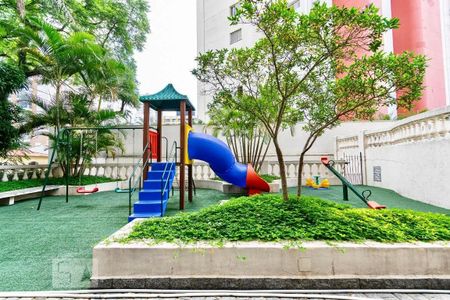Apartamento à venda com 75m², 2 quartos e 1 vaga Apartamento à venda com 75m², 2 quartos e 1 vagaÁrea comum - Playground
