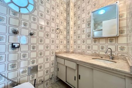 Apartamento à venda com 75m², 2 quartos e 1 vaga Apartamento à venda com 75m², 2 quartos e 1 vagaBanheiro