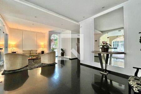 Apartamento à venda com 75m², 2 quartos e 1 vaga Apartamento à venda com 75m², 2 quartos e 1 vagaHall social