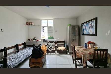 Sala  de apartamento para alugar com 3 quartos, 90m² em Brotas, Salvador
