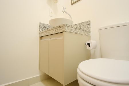 Banheiro de kitnet/studio para alugar com 1 quarto, 26m² em Tatuapé, São Paulo