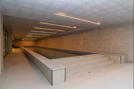 Área comum - Piscina coberta de kitnet/studio para alugar com 1 quarto, 28m² em Pinheiros, São Paulo