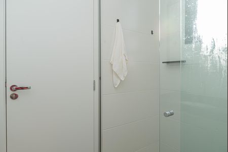 Banheiro de kitnet/studio para alugar com 1 quarto, 28m² em Pinheiros, São Paulo