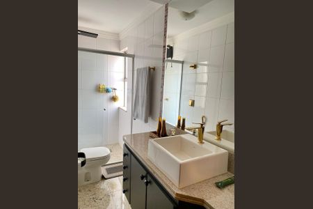 Apartamento à venda com 200m², 3 quartos e 2 vagasBanheiro
