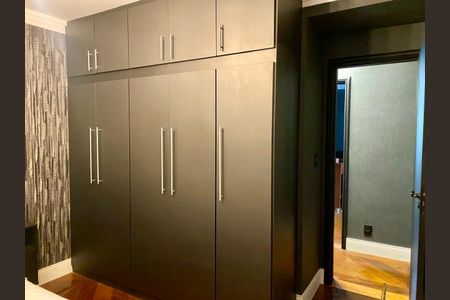 Apartamento à venda com 200m², 3 quartos e 2 vagasQuarto
