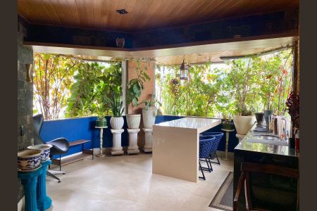 Apartamento à venda com 200m², 3 quartos e 2 vagasVaranda
