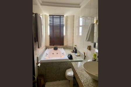 Apartamento à venda com 200m², 3 quartos e 2 vagasBanheiro
