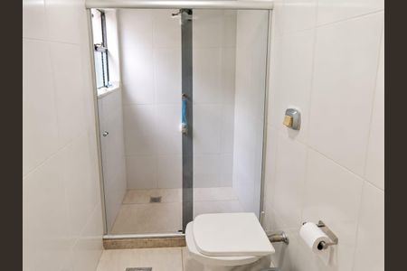 Banheiro de apartamento para alugar com 2 quartos, 47m² em Campo Grande, Rio de Janeiro