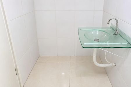 Apartamento para alugar com 47m², 2 quartos e 1 vaga Apartamento para alugar com 47m², 2 quartos e 1 vagaBanheiro