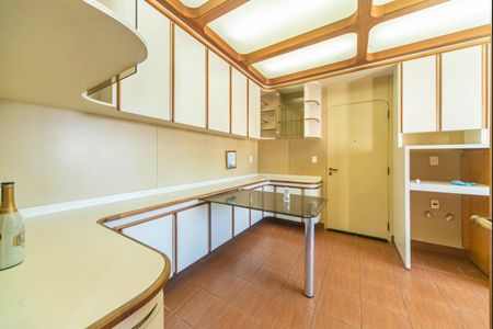 Apartamento à venda com 198m², 4 quartos e 3 vagasCozinha 