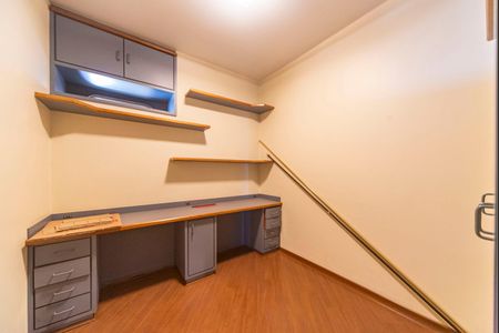 Apartamento à venda com 198m², 4 quartos e 3 vagasQuarto 2