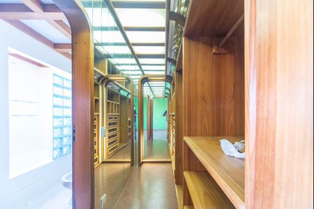 Apartamento à venda com 198m², 4 quartos e 3 vagasCloset do quarto 1