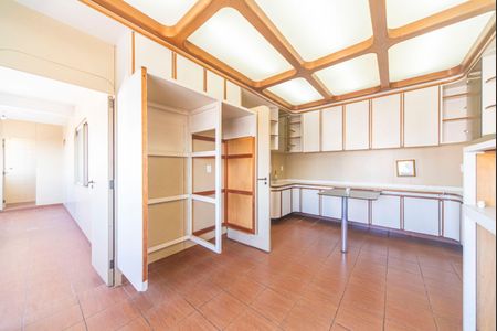 Apartamento à venda com 198m², 4 quartos e 3 vagasCozinha 