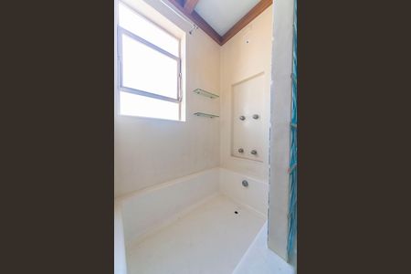 Apartamento à venda com 198m², 4 quartos e 3 vagasBanheiro do Quarto 1