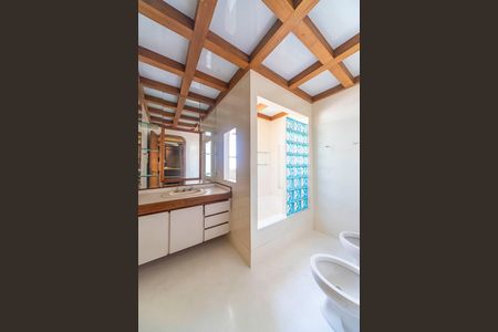 Apartamento à venda com 198m², 4 quartos e 3 vagasBanheiro do Quarto 1