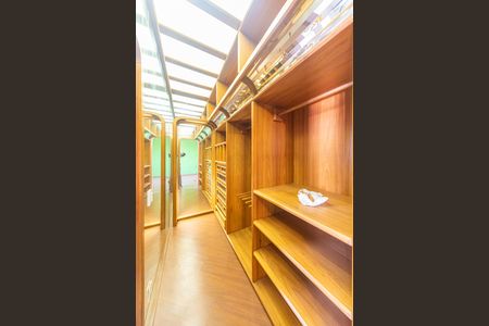 Apartamento à venda com 198m², 4 quartos e 3 vagasCloset do quarto 1
