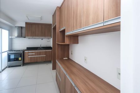 Cozinha de apartamento para alugar com 3 quartos, 124m² em Jardim da Gloria, São Paulo
