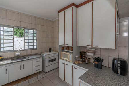 Casa à venda com 111m², 3 quartos e 6 vagas Casa à venda com 111m², 3 quartos e 6 vagasCozinha