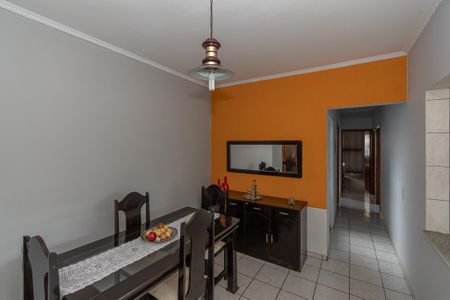 Casa à venda com 111m², 3 quartos e 6 vagas Casa à venda com 111m², 3 quartos e 6 vagasSala de Jantar