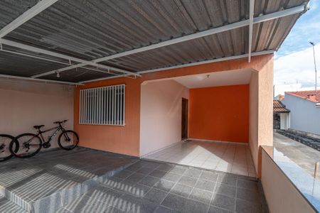 Garagem  de casa à venda com 3 quartos, 111m² em Parque Bandeirantes I (nova Veneza), Sumaré