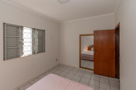 Casa à venda com 111m², 3 quartos e 6 vagas Casa à venda com 111m², 3 quartos e 6 vagasQuarto 1