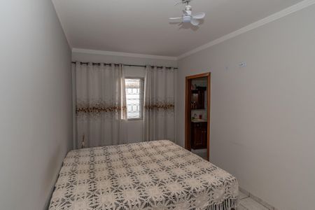 Casa à venda com 111m², 3 quartos e 6 vagas Casa à venda com 111m², 3 quartos e 6 vagasSuite