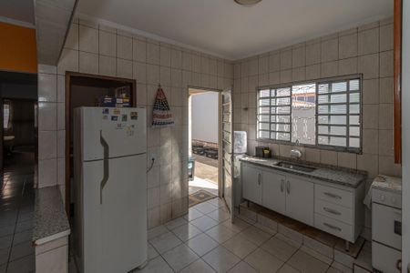 Cozinha  de casa à venda com 3 quartos, 111m² em Parque Bandeirantes I (nova Veneza), Sumaré