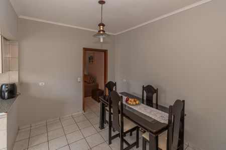 Casa à venda com 111m², 3 quartos e 6 vagas Casa à venda com 111m², 3 quartos e 6 vagasSala de Jantar