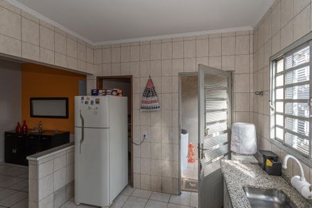 Casa à venda com 111m², 3 quartos e 6 vagas Casa à venda com 111m², 3 quartos e 6 vagasCozinha