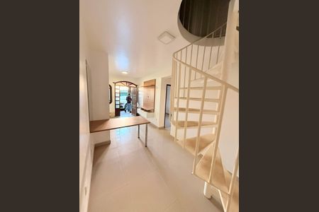 Casa para alugar com 3 quartos, 117m² em Teixeira Dias, Belo Horizonte