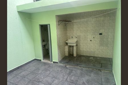 Área de serviço de casa para alugar com 2 quartos, 127m² em Vila Oratorio, São Paulo