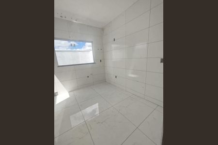 Casa à venda com 2 quartos, 75m² em Parque Xangri-Lá, Contagem