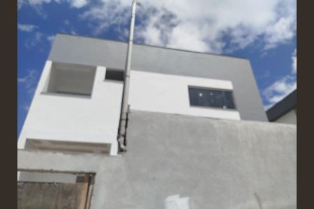 Casa à venda com 2 quartos, 75m² em Parque Xangri-Lá, Contagem