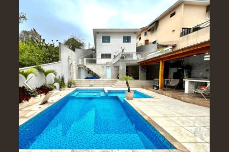 Casa à venda com 3 quartos, 413m² em Tremembé, São Paulo