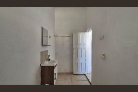 Banheiro  de casa para alugar com 1 quarto, 28m² em Parque Novo Oratório, Santo André