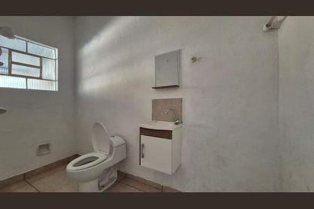 Banheiro  de casa para alugar com 1 quarto, 28m² em Parque Novo Oratório, Santo André