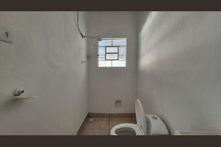 Banheiro  de casa para alugar com 1 quarto, 28m² em Parque Novo Oratório, Santo André