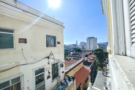 Vista  de casa de condomínio à venda com 3 quartos, 75m² em Lapa, Rio de Janeiro