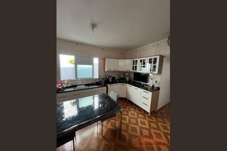 Casa à venda com 4 quartos, 180m² em Vila Camargos, Guarulhos