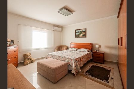 Casa à venda com 3 quartos, 200m² em Vila Mirante, São Paulo