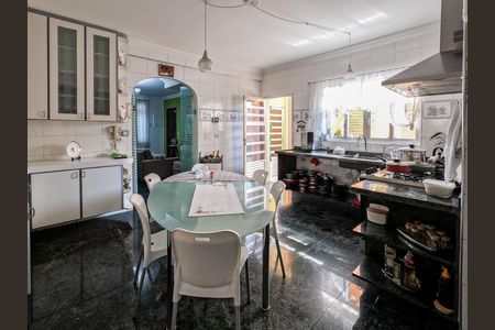 Casa à venda com 200m², 3 quartos e 2 vagas