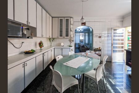 Casa à venda com 200m², 3 quartos e 2 vagas