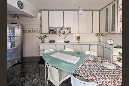 Casa à venda com 200m², 3 quartos e 2 vagas